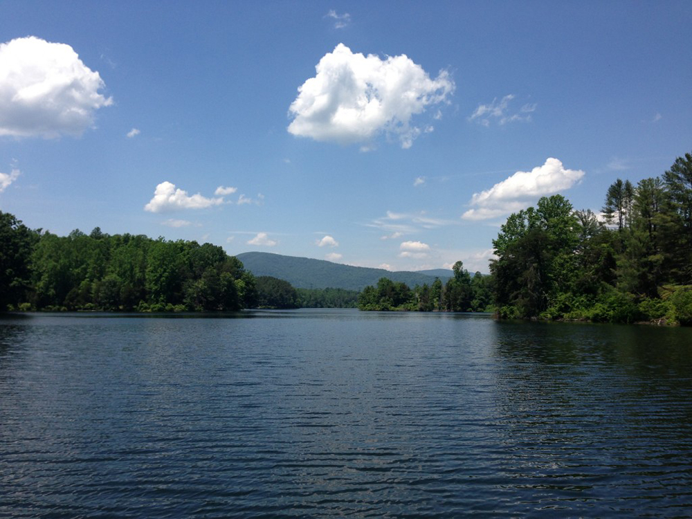 Beaver Creek from the shore 1024x768